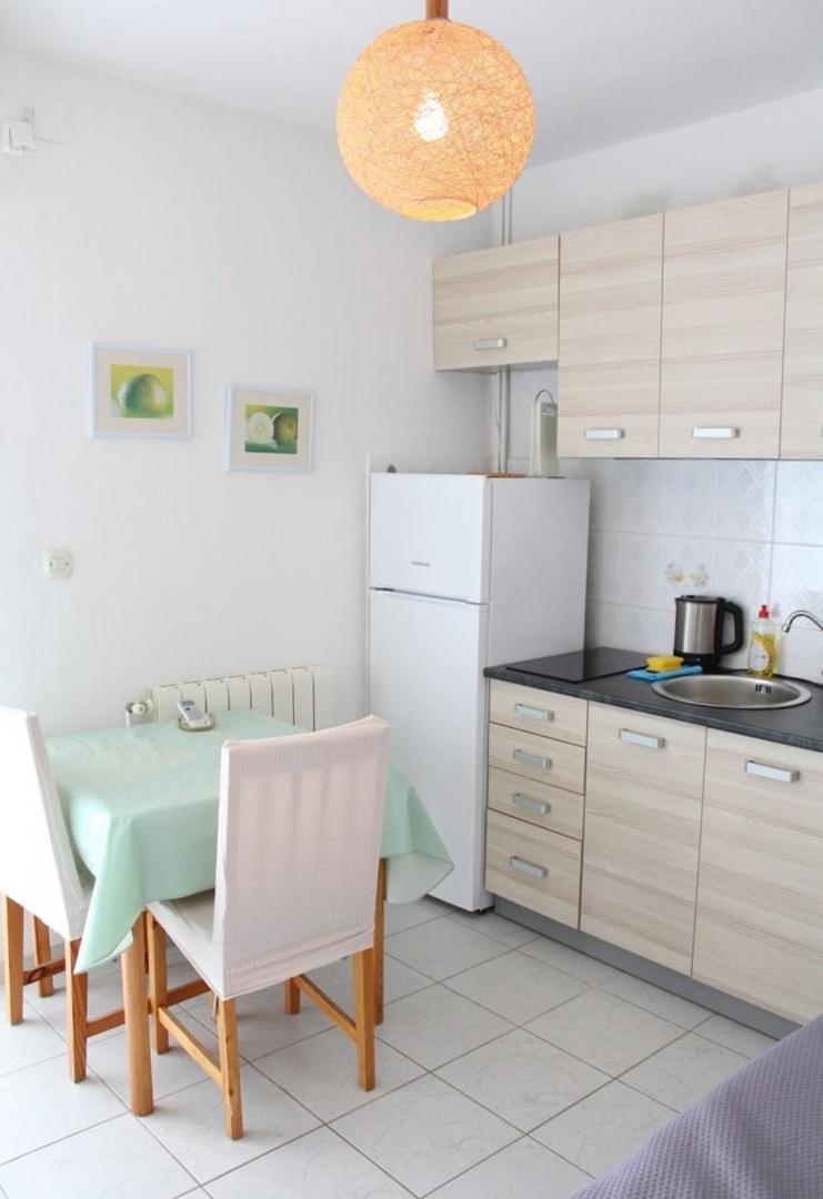 Apartment Bajuti Примоштен Екстер'єр фото