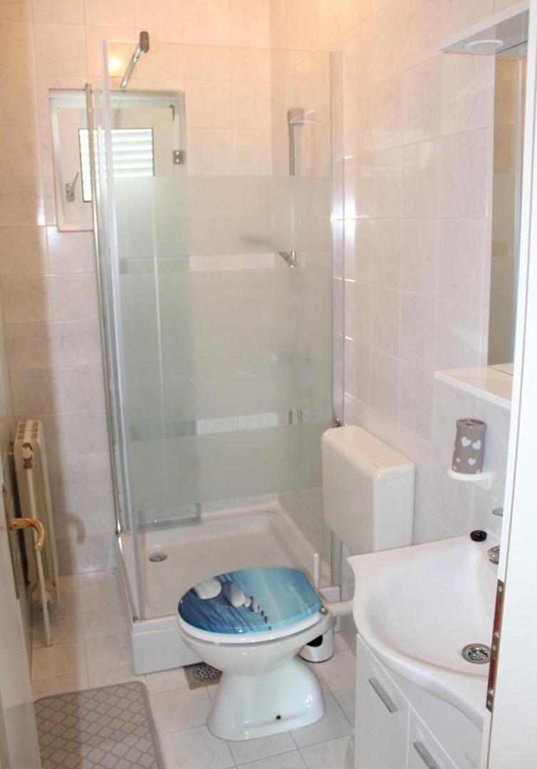 Apartment Bajuti Примоштен Екстер'єр фото