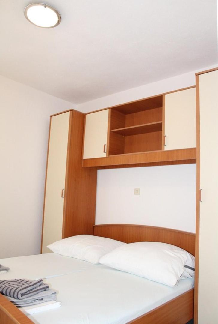 Apartment Bajuti Примоштен Екстер'єр фото